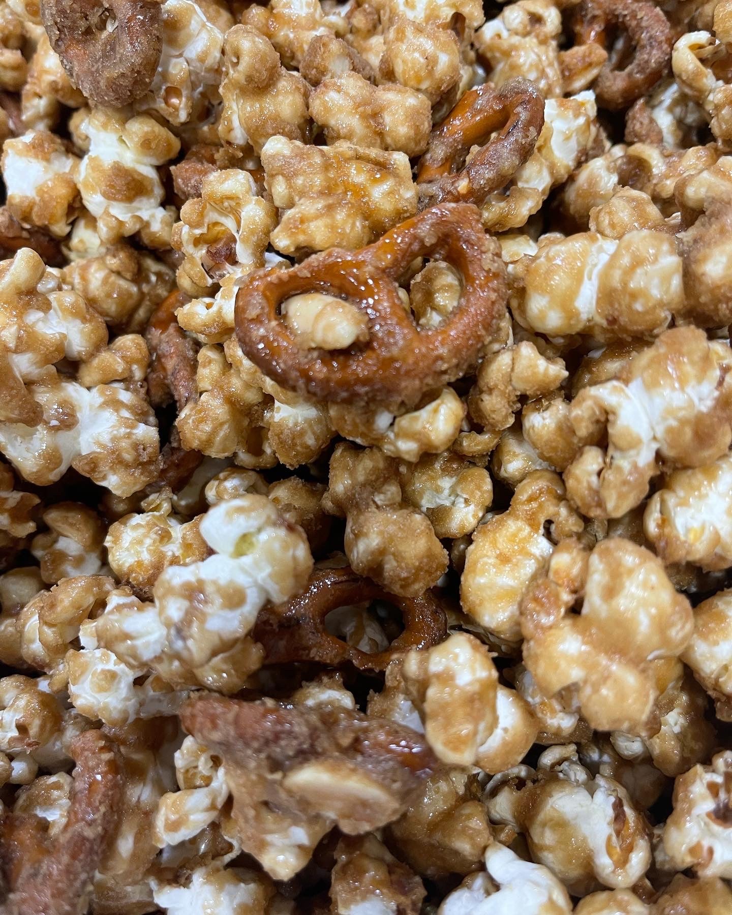 Peanut pretzel caramel corn